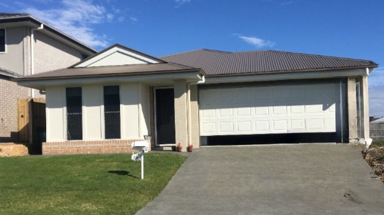 4 bedrooms House in 19 Mount Glorious Street PARK RIDGE QLD, 4125