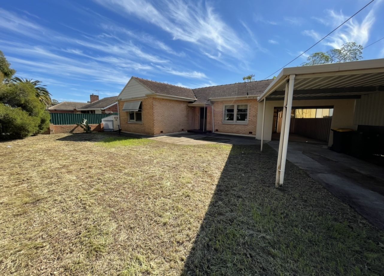 2 bedrooms House in 2A Selkirk Avenue CLEARVIEW SA, 5085