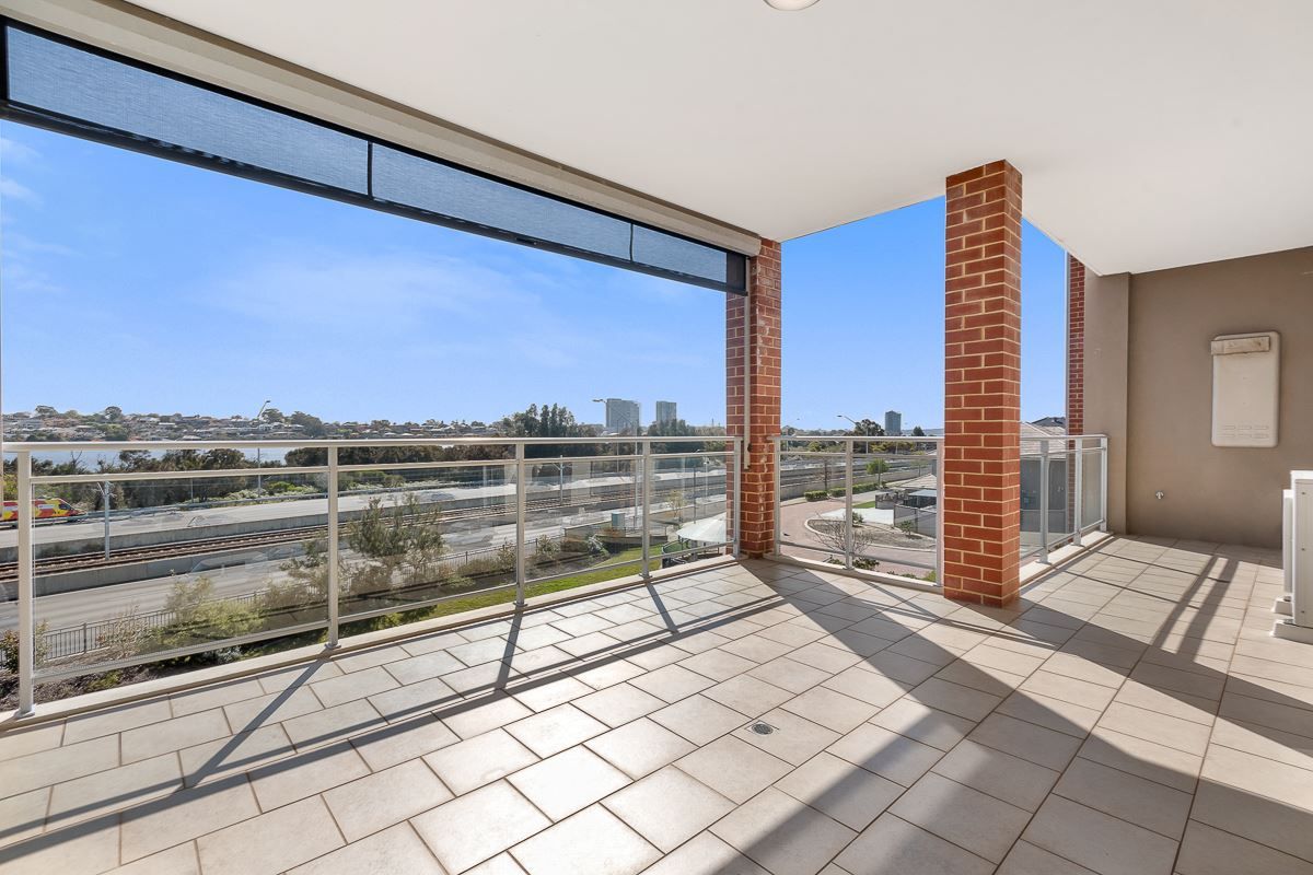 44/10 Roebuck Drive, Salter Point WA 6152, Image 2