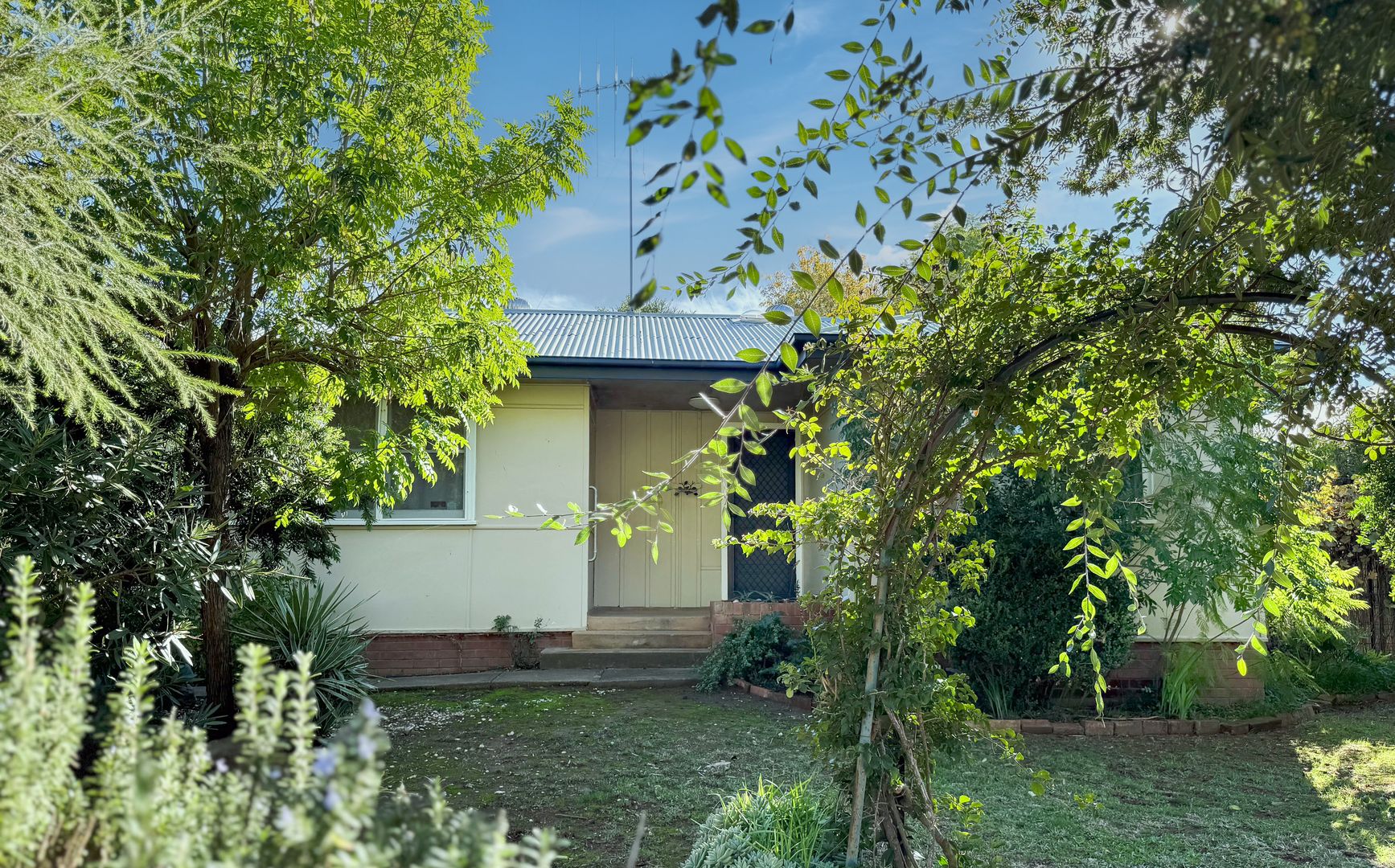 22 Orange Street, Parkes NSW 2870, Image 0