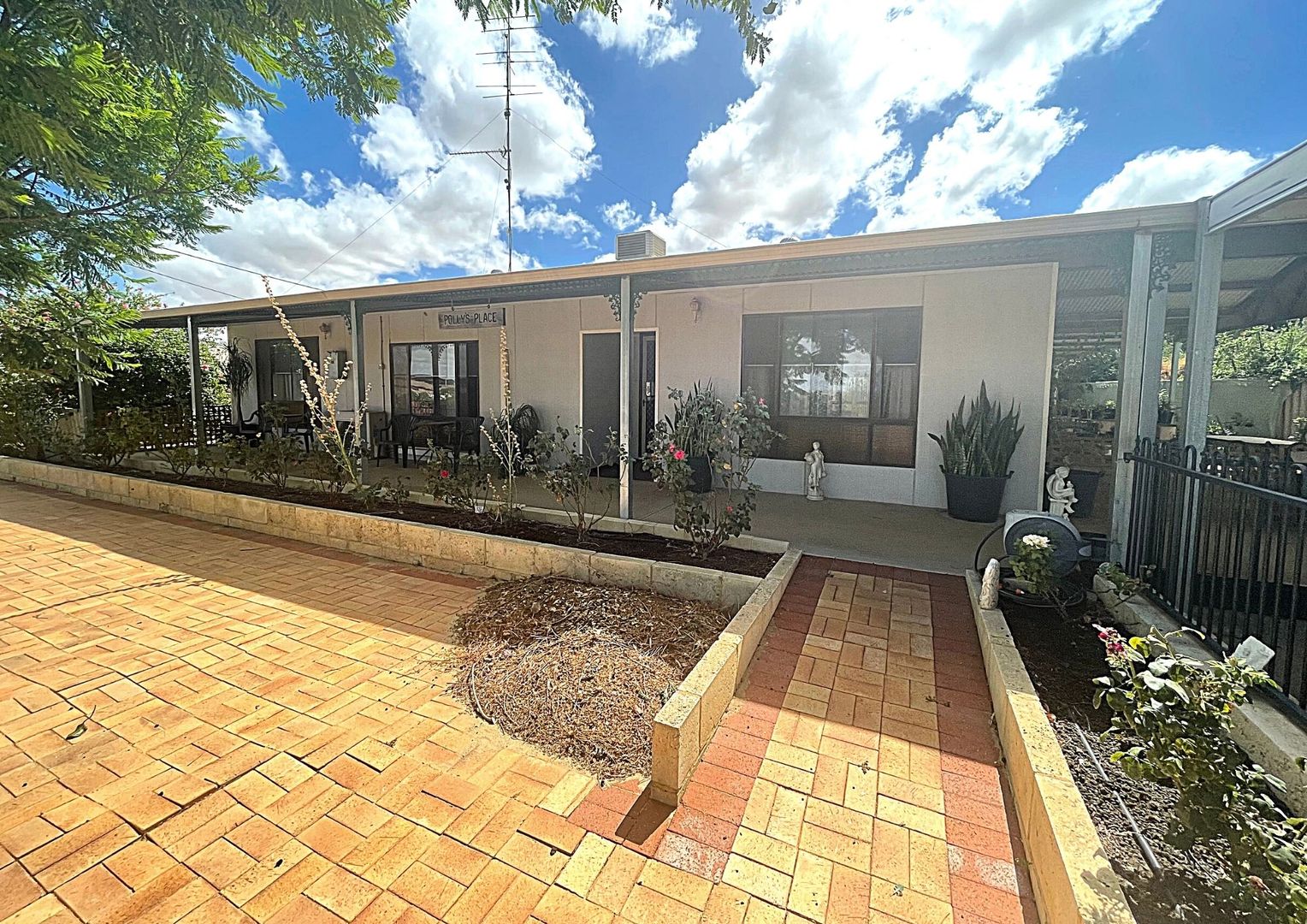 15 Banksia Crescent, Wongan Hill Property History & Address Research
