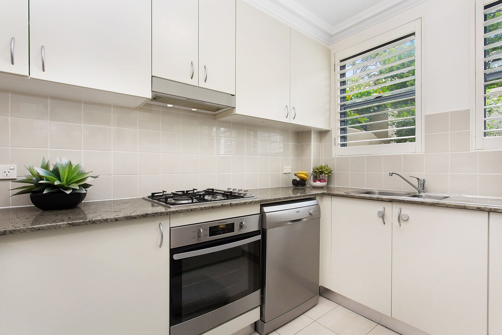 8/25 Hayberry Street, Crows Nest NSW 2065, Image 2