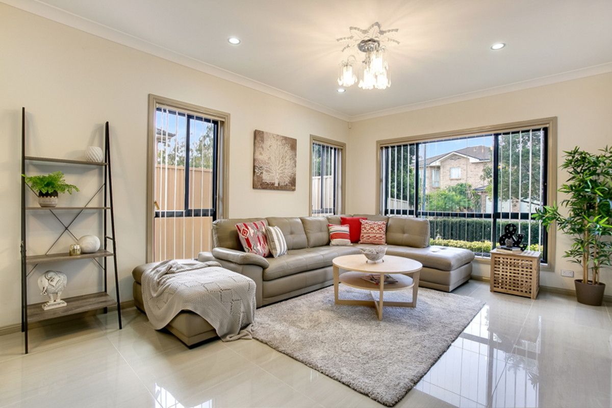 3 Waterford Way, Glenmore Park NSW 2745, Image 2