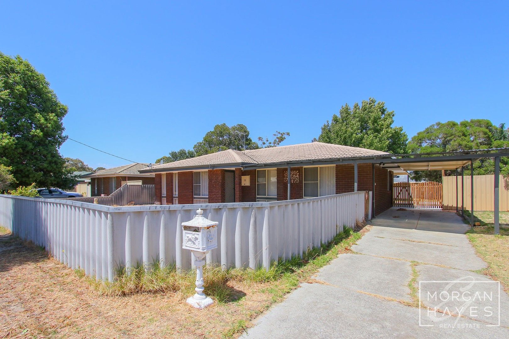 4 bedrooms House in 15 Conifer Street MADDINGTON WA, 6109