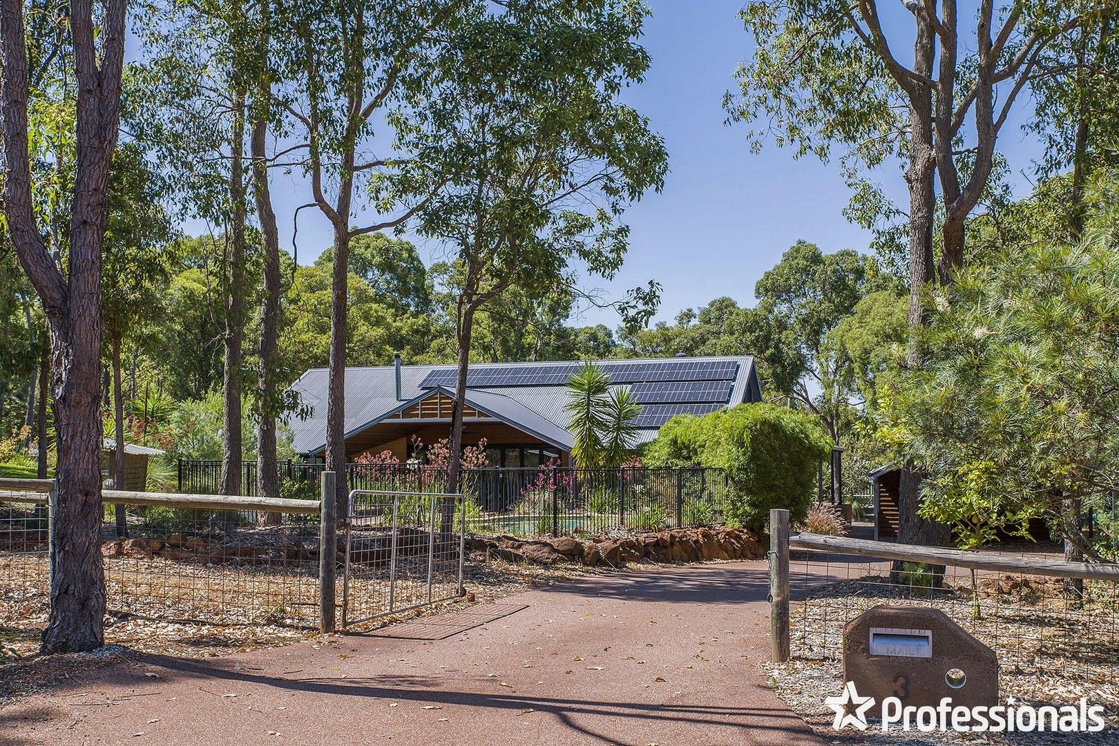 4 bedrooms House in 3 Watling Place BEDFORDALE WA, 6112
