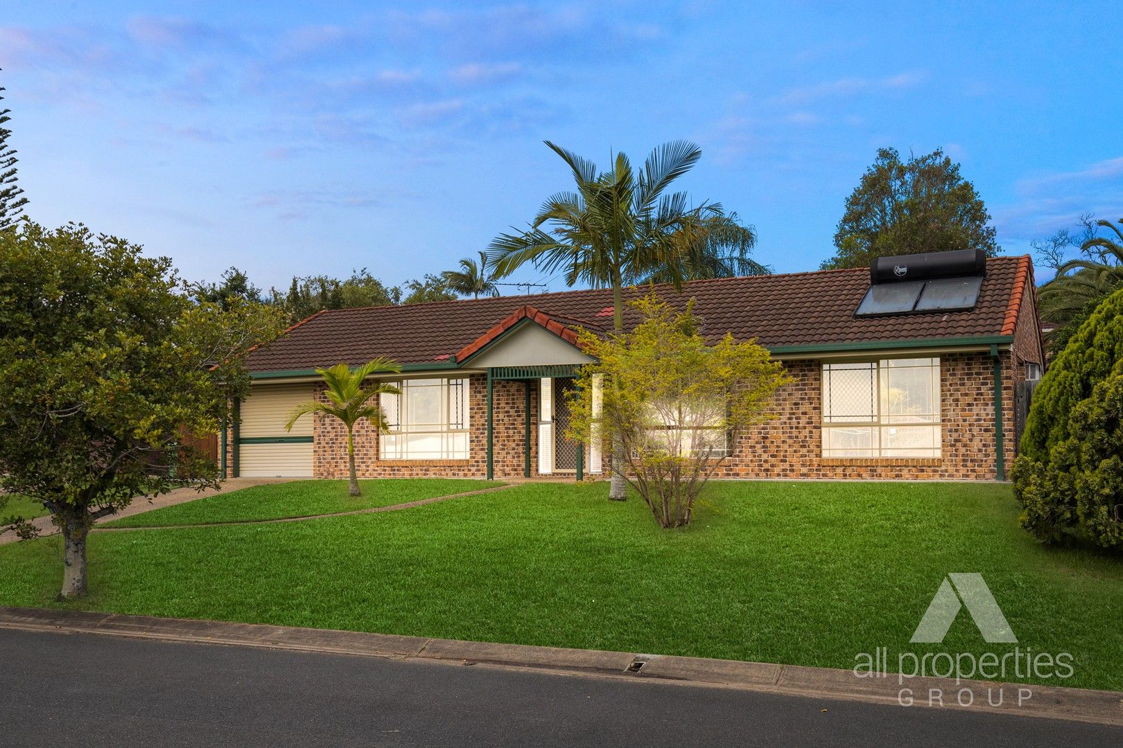 3 bedrooms House in 24 Bushland Drive REGENTS PARK QLD, 4118