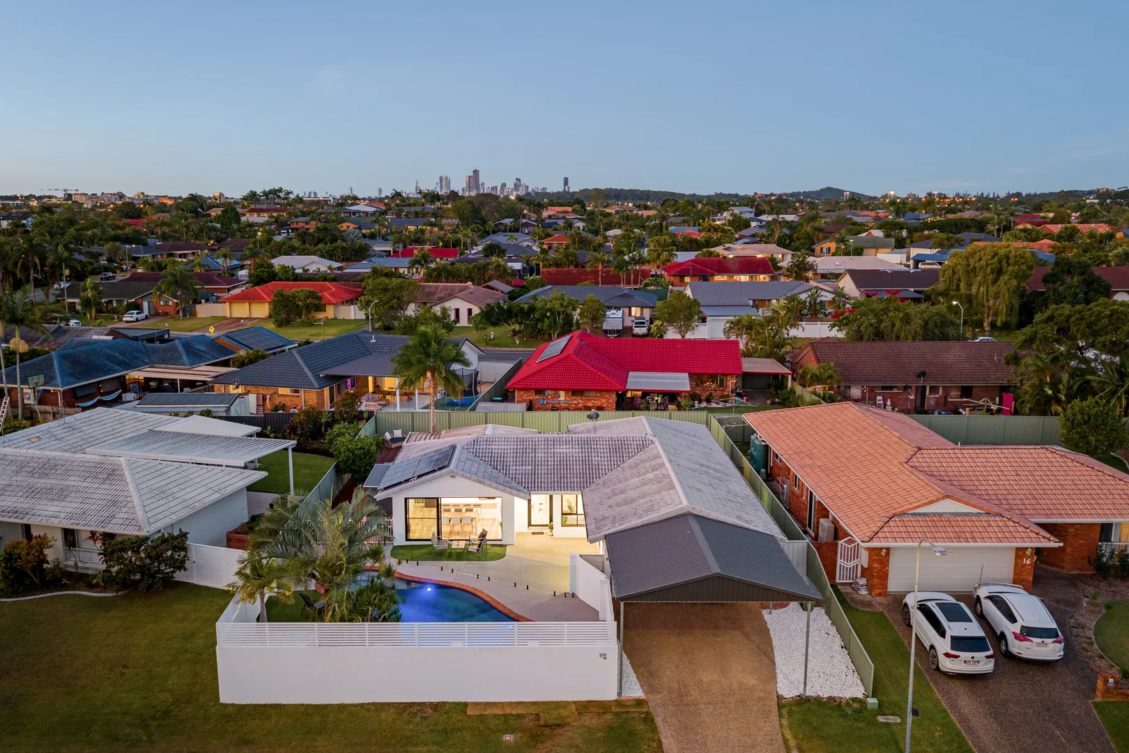 14 Whipbird Court, Burleigh Waters QLD 4220