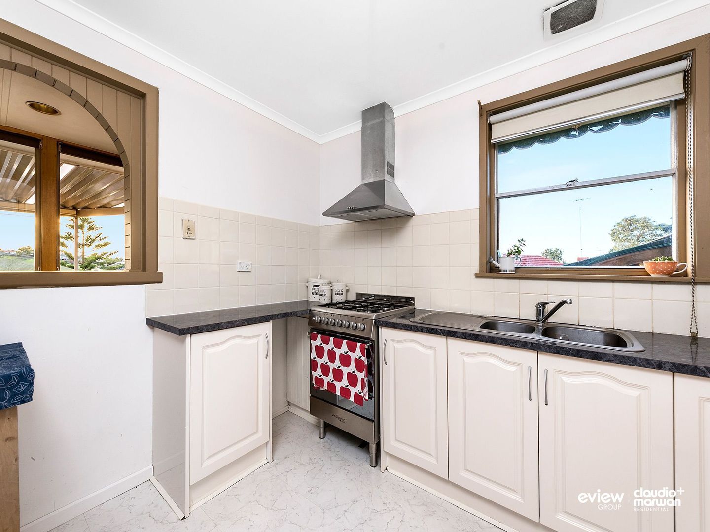 8 Rose Court, Jacana VIC 3047, Image 1