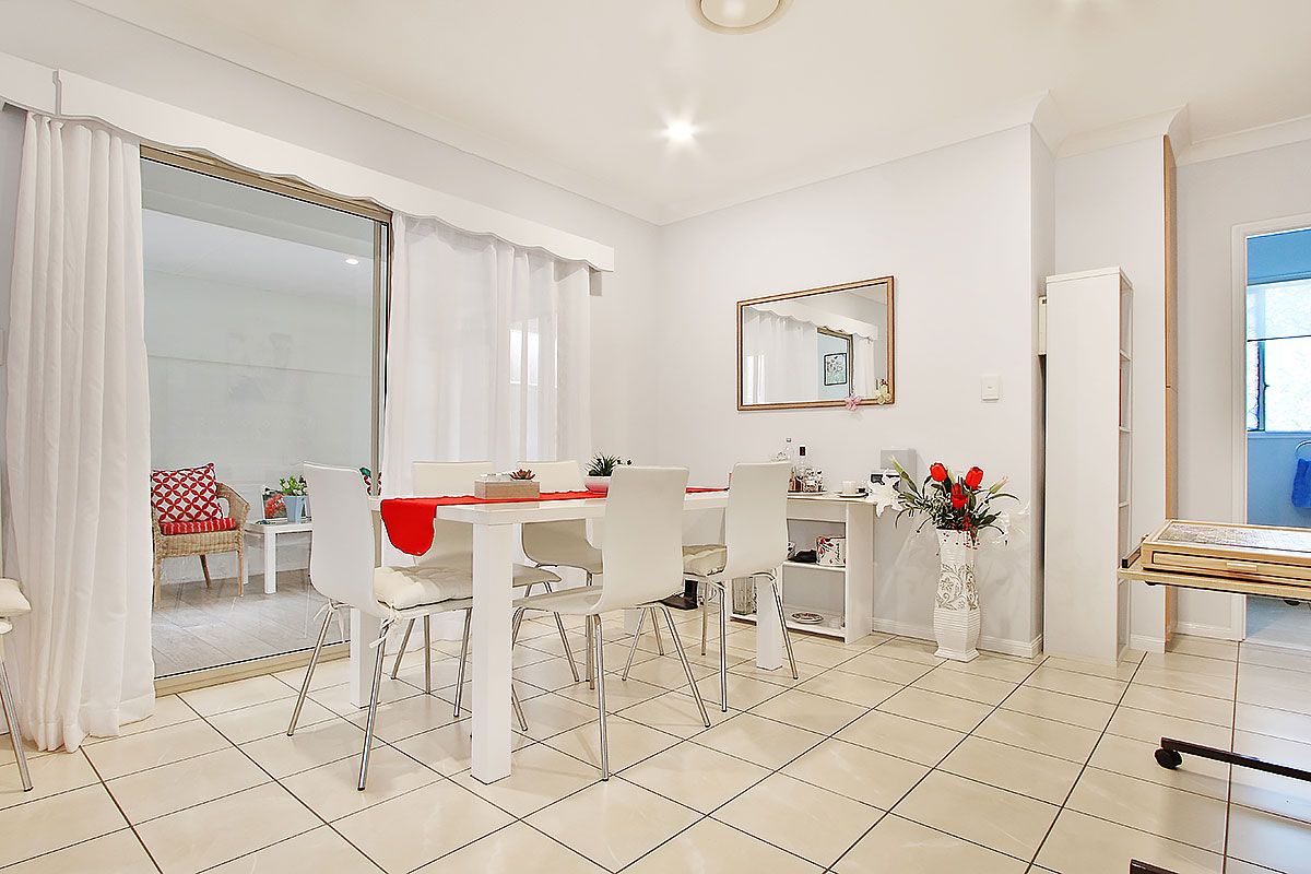 2 bedrooms House in 4/272 Fryar Road EAGLEBY QLD, 4207