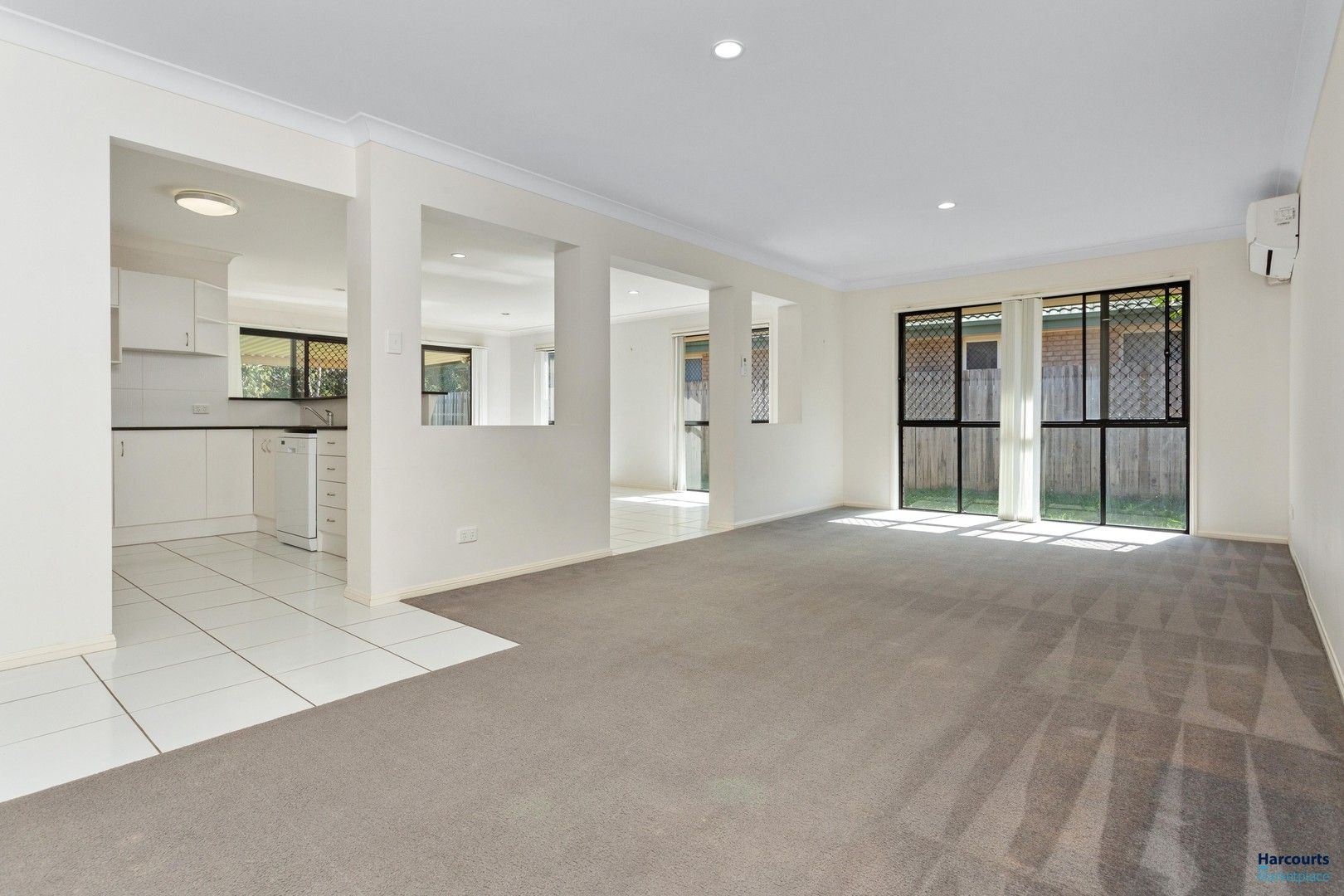 4 bedrooms House in 22 Hofmann Close OXLEY QLD, 4075