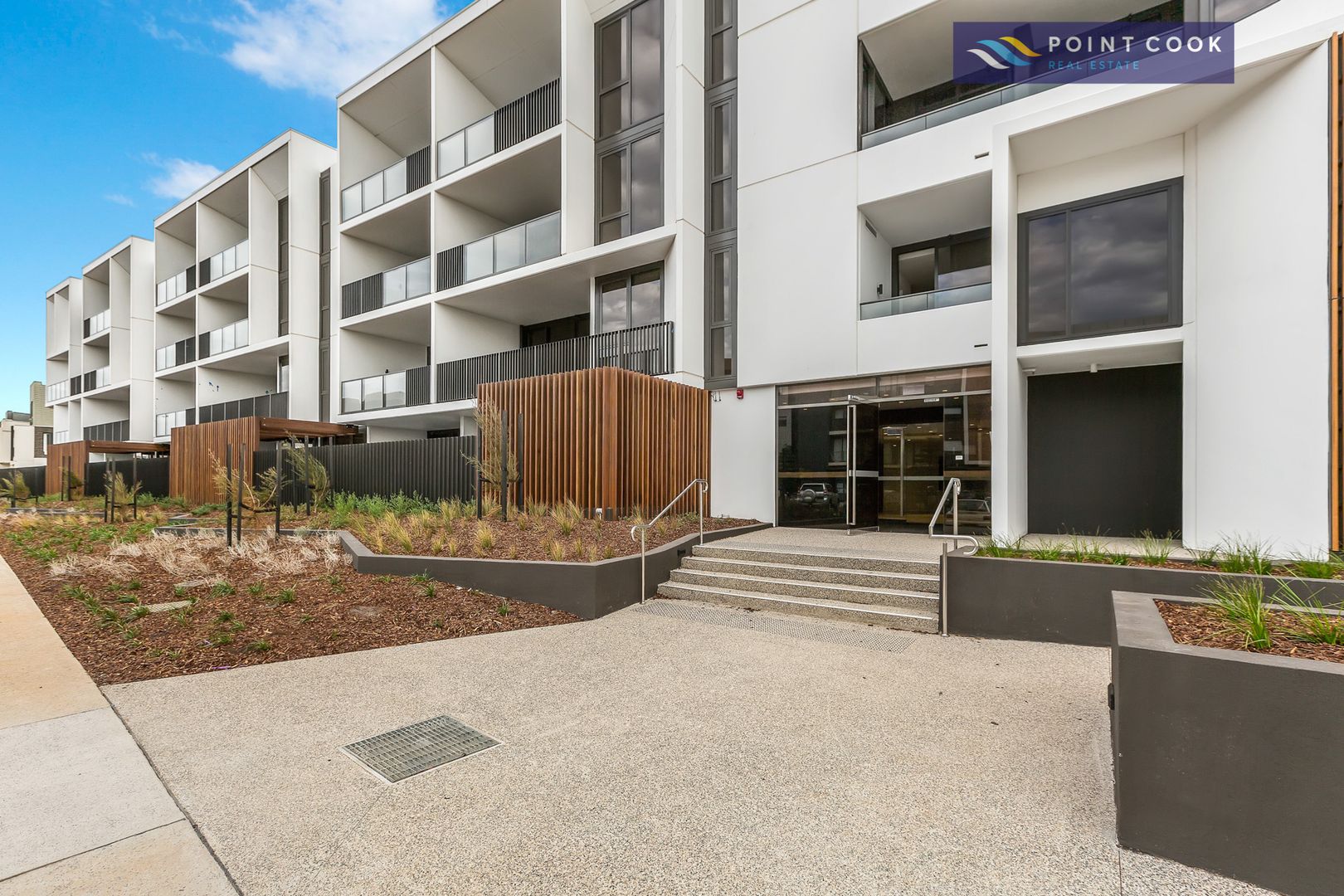 2 bedrooms Apartment / Unit / Flat in 215/33 Quay Boulevard WERRIBEE SOUTH VIC, 3030