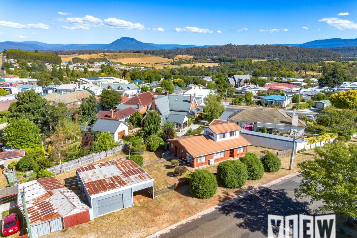 Picture of 28 Tower Hill Street, DELORAINE TAS 7304