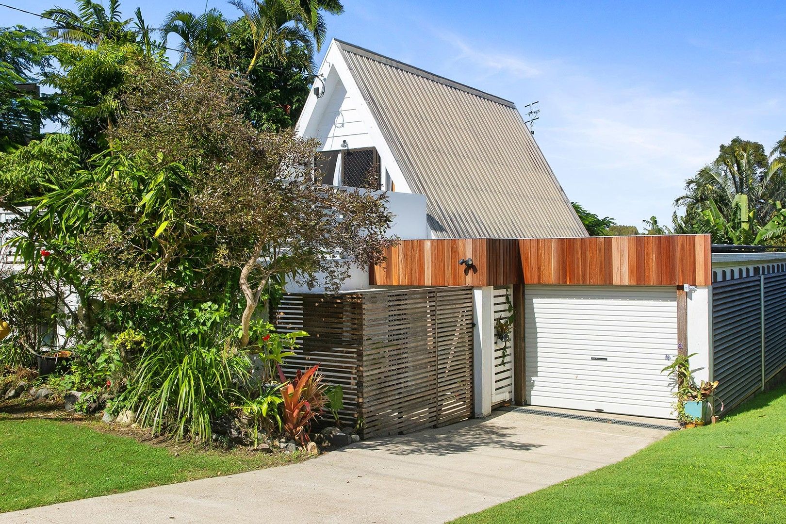 4 bedrooms House in 41 Weyba Street SUNSHINE BEACH QLD, 4567