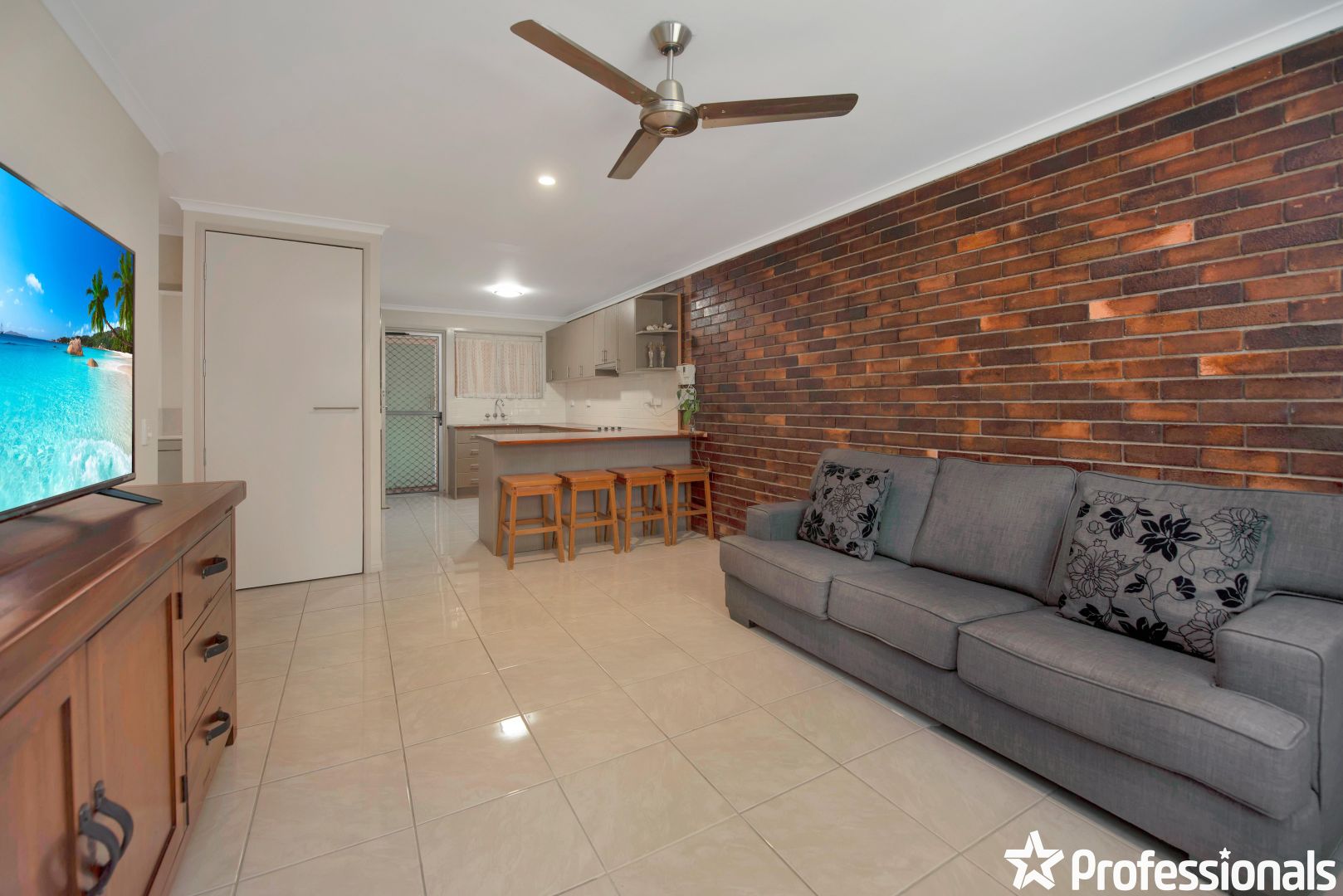 8 Binnington Esplanade, East Mackay QLD 4740, Image 2