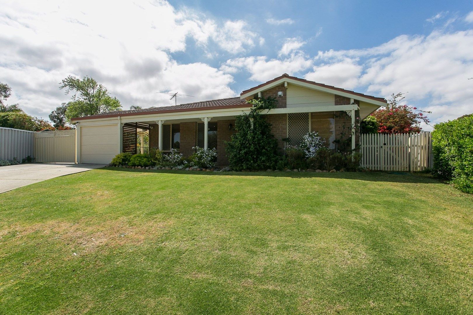 28 Robertson Place, Bibra Lake WA 6163, Image 0