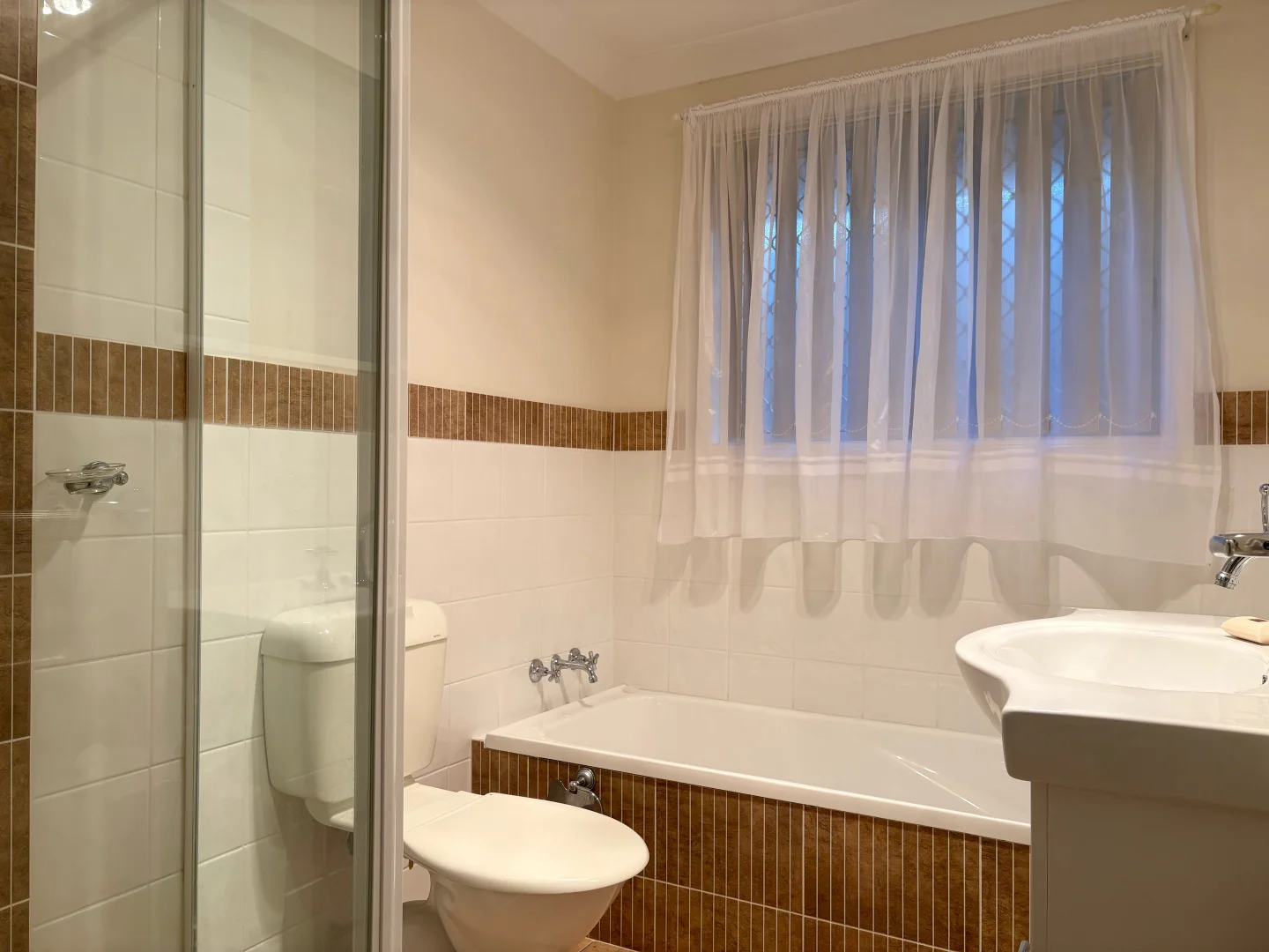 Additional image 6 of 2/1a Kent St, West Tamworth NSW 2340