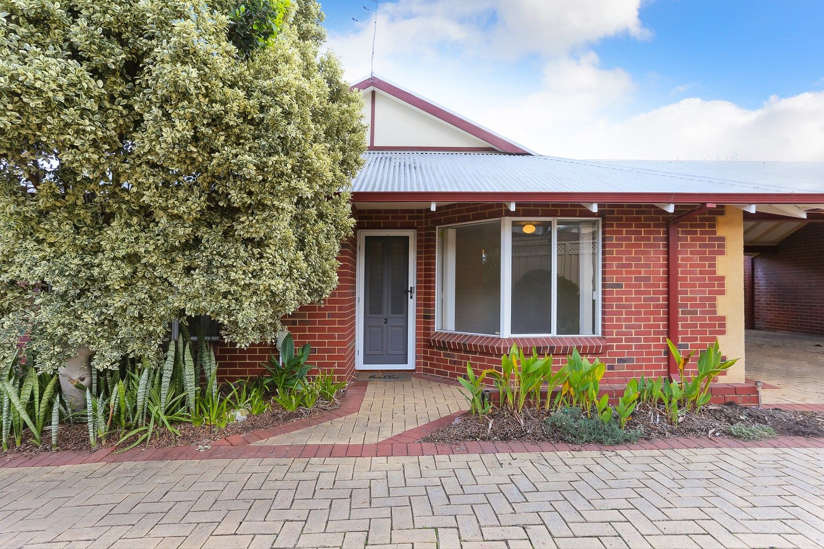 2/136 Carnarvon Street, East Victoria Park WA 6101 Villa For Rent