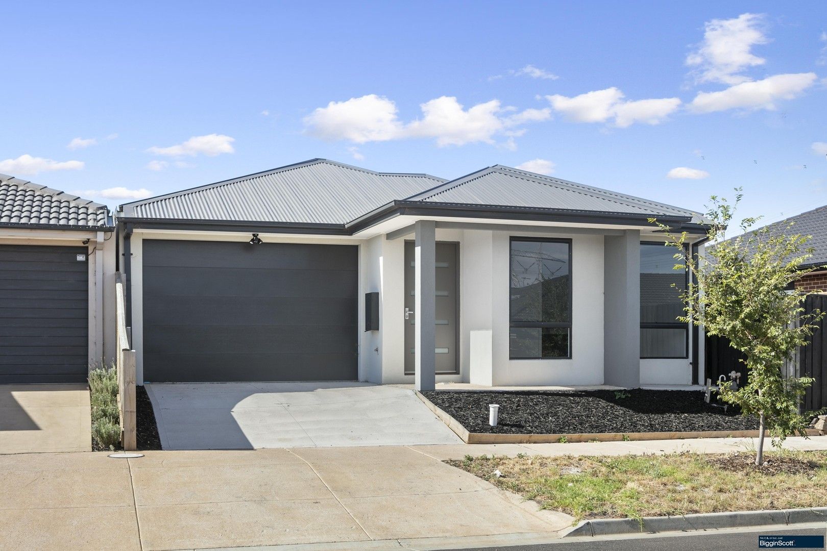 3 bedrooms House in 27 Treviso Street FRASER RISE VIC, 3336