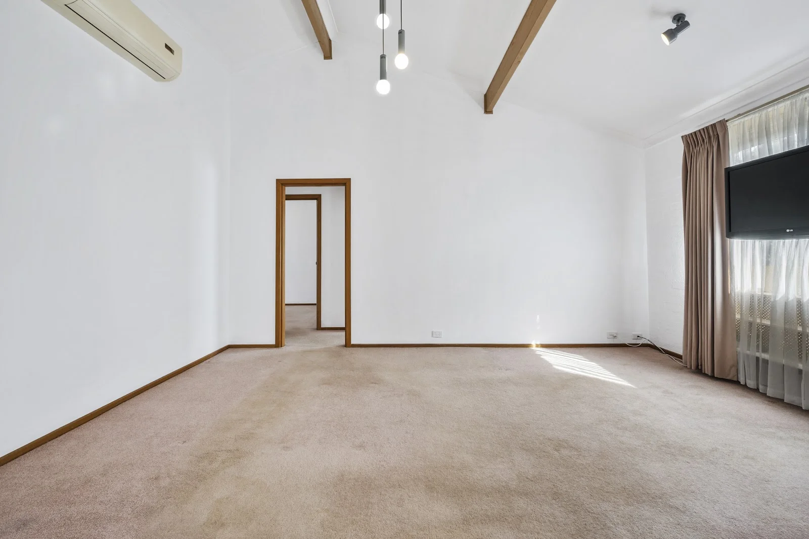 Additional image 3 of 1/129-131 Mossfiel Drive, Hoppers Crossing VIC 3029