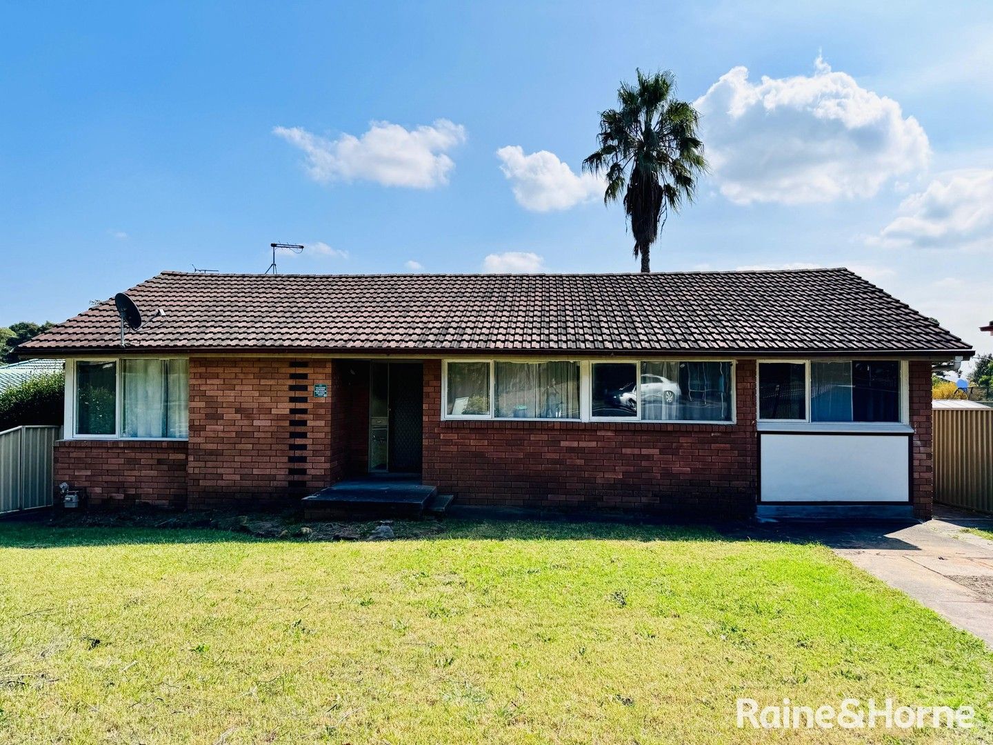 4 bedrooms House in 77 Campbellfield Avenue BRADBURY NSW, 2560