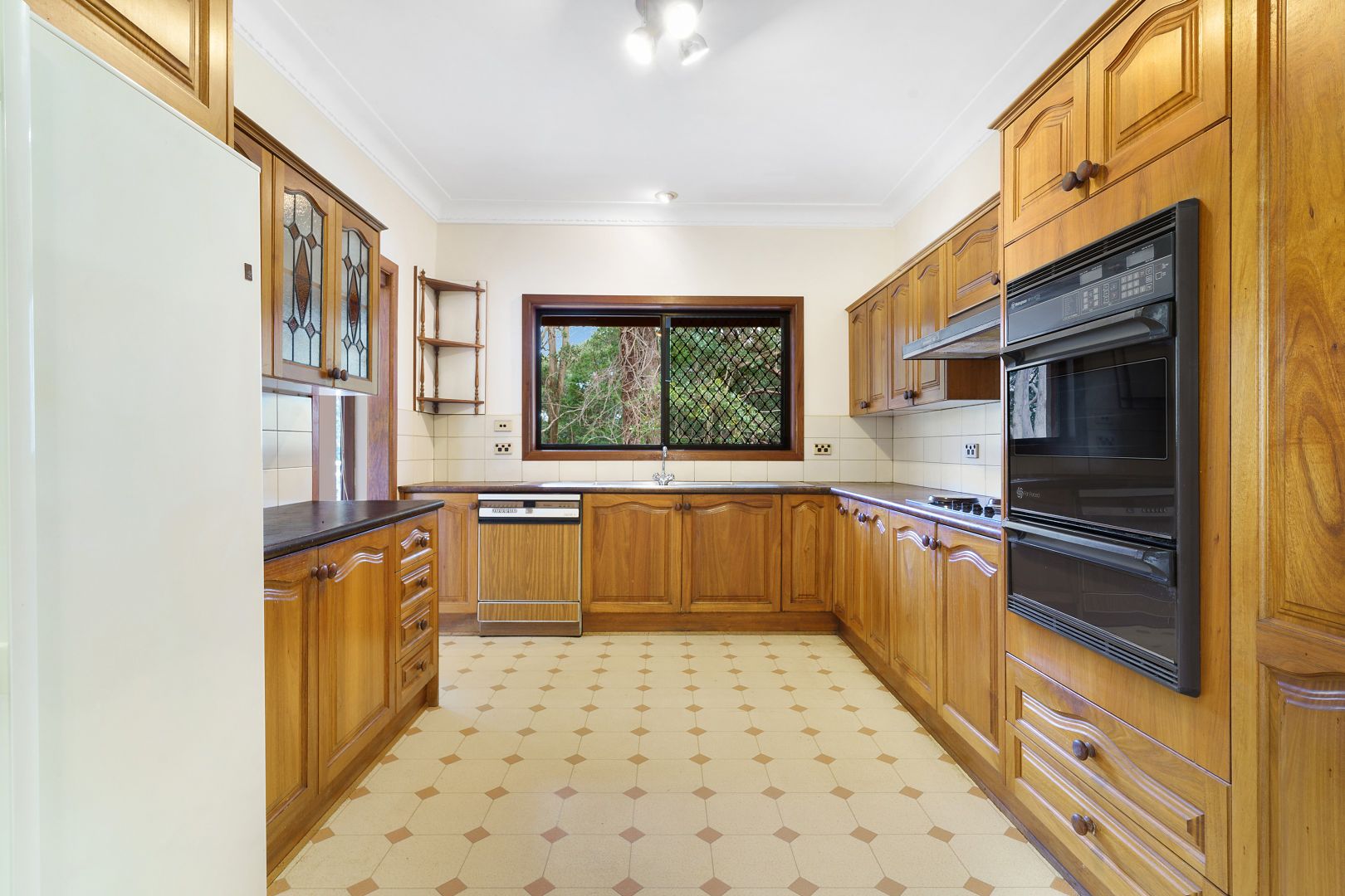 8 Second Avenue, Lane Cove NSW 2066, Image 2