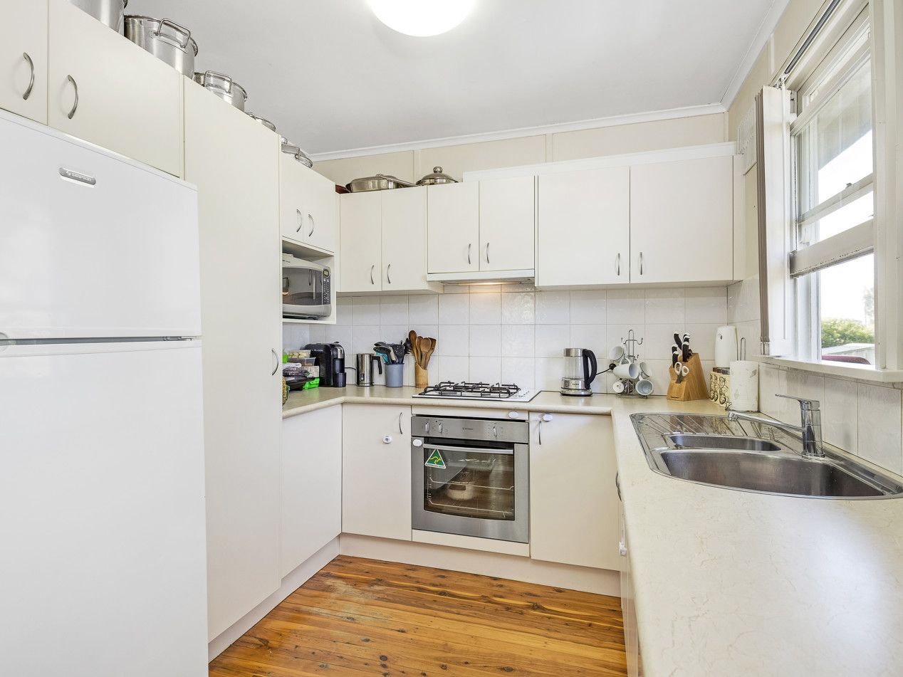 11 Dunrossil Ave, Casula NSW 2170, Image 1