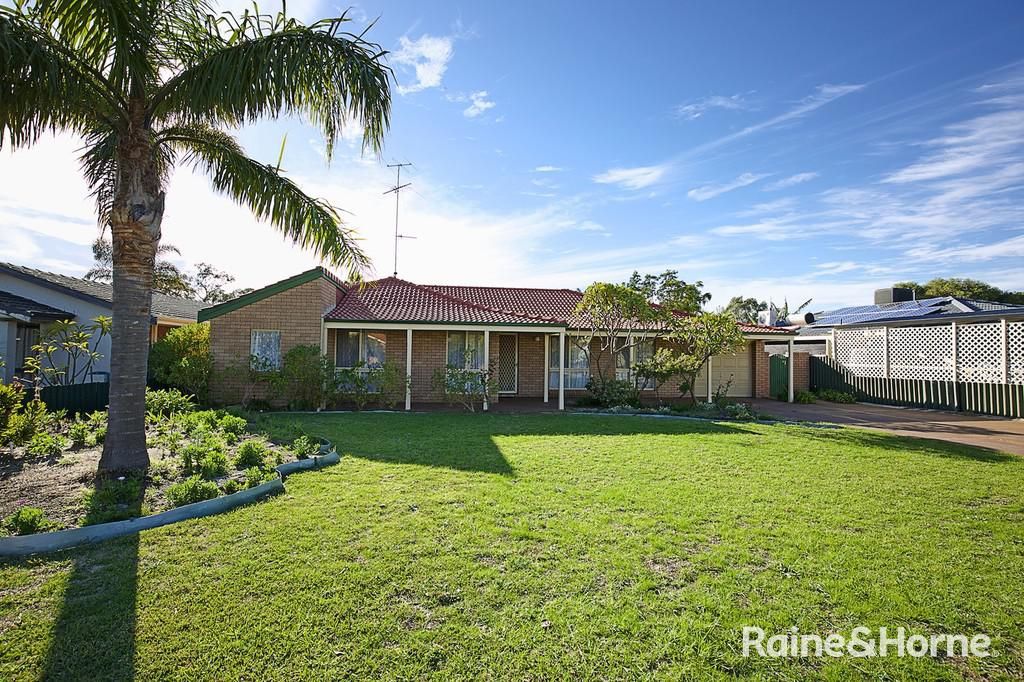 4 bedrooms House in 8 Sandalwood Pde HALLS HEAD WA, 6210
