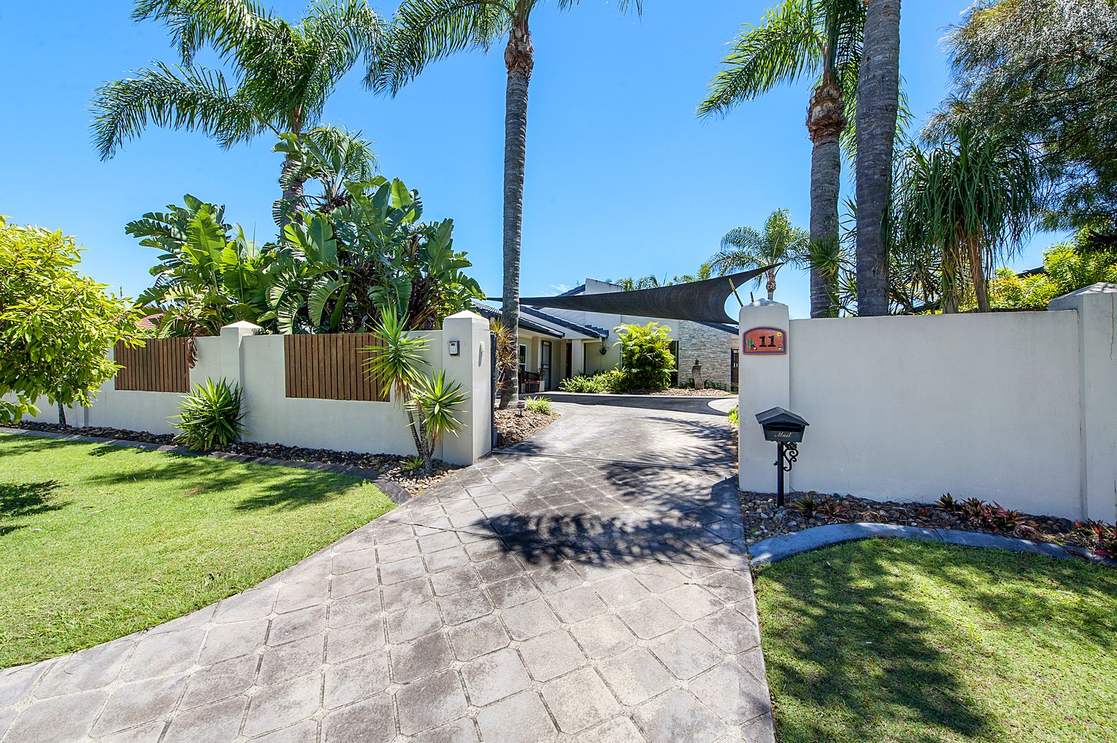 11 Coronet Crescent, Burleigh Waters QLD 4220, Image 1