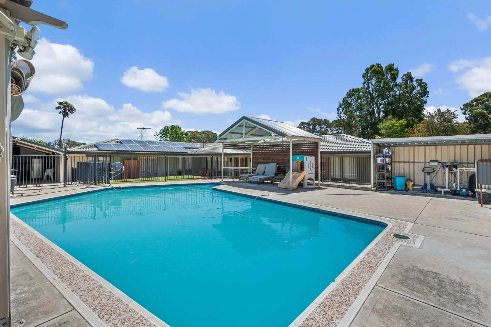 27 Wheatsheaf Rd, Morphett Vale SA 5162