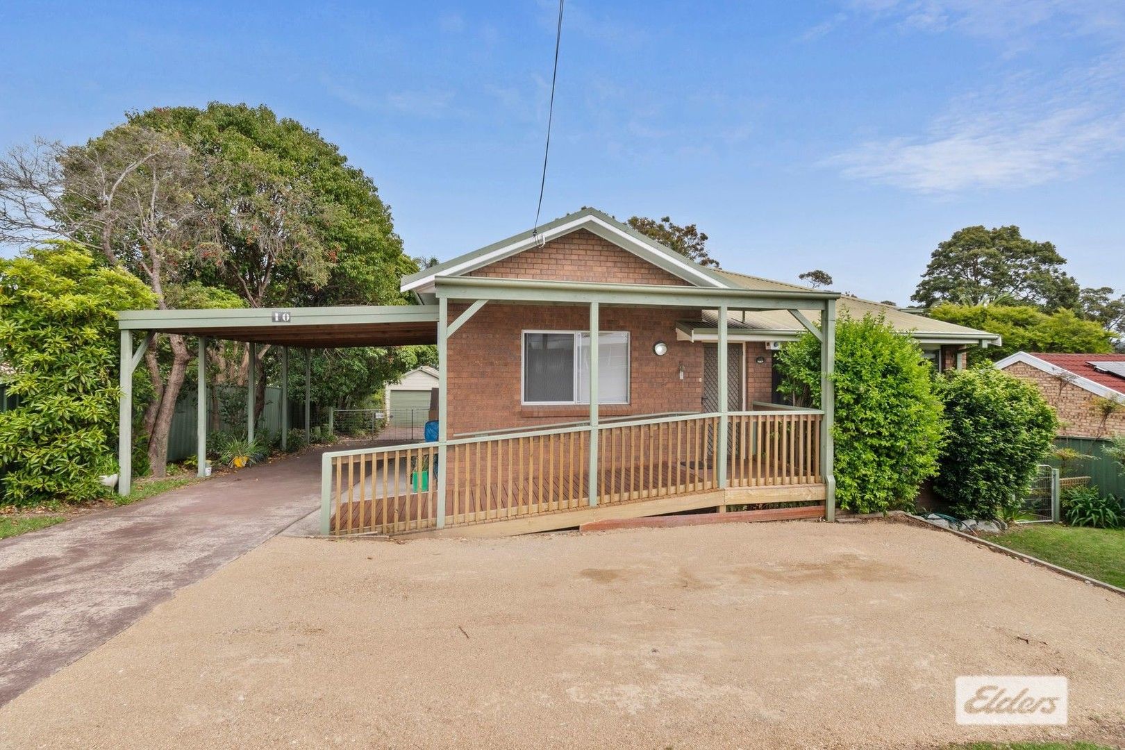 4 bedrooms House in 10 Gregory Street BATEMANS BAY NSW, 2536