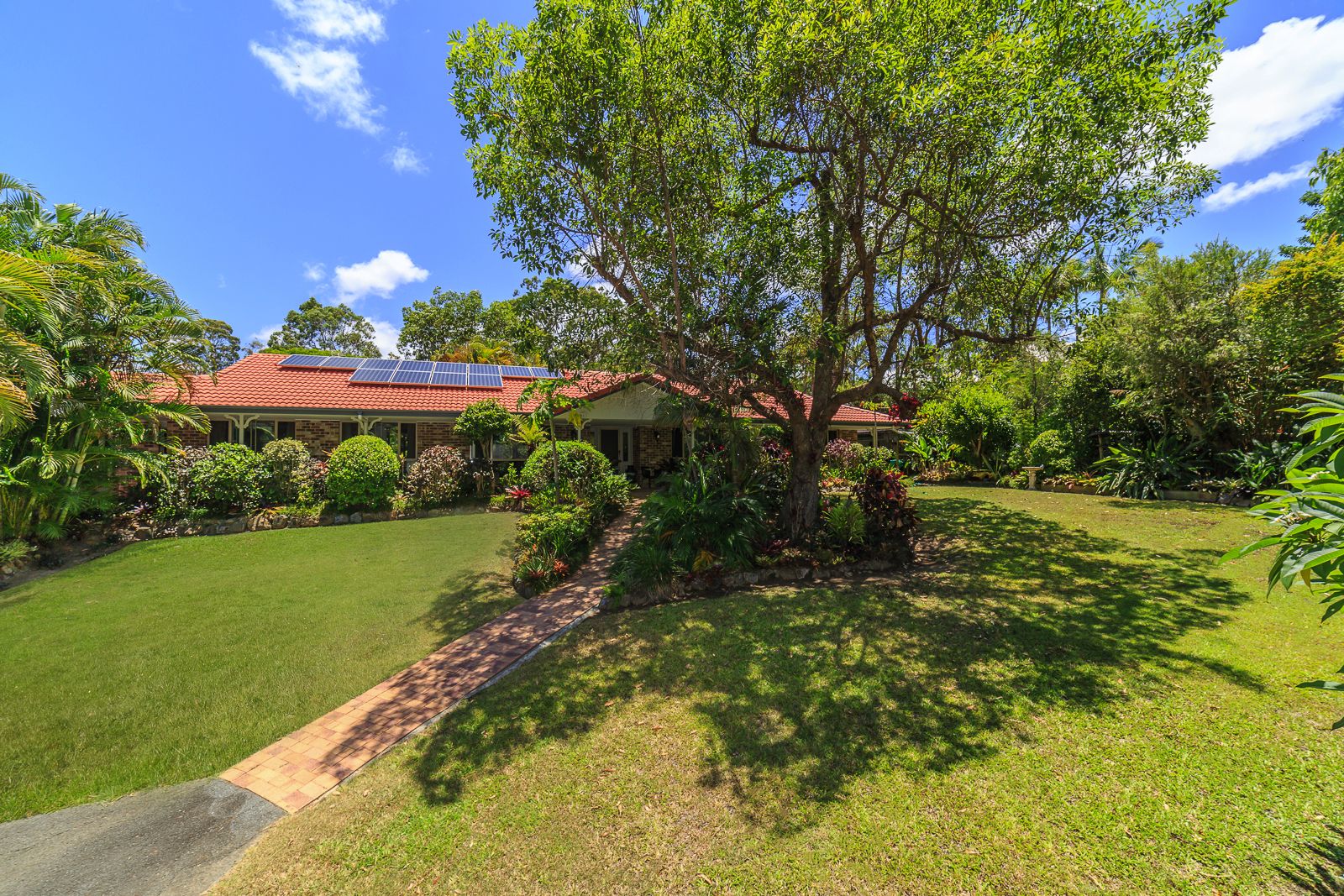 24 Clarence Drive, Helensvale Property History & Address Research