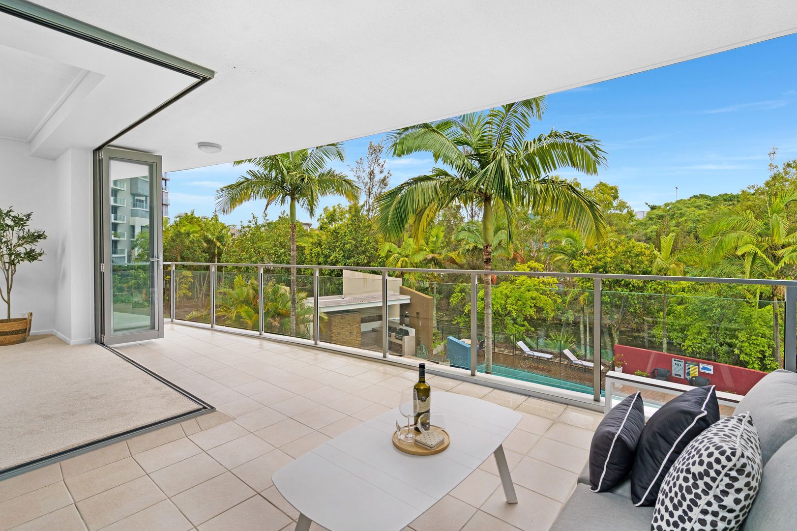 206/50 Riverwalk Avenue, Robina QLD 4226, Image 2