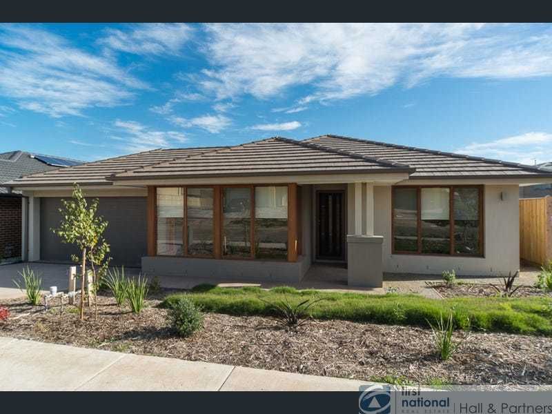 4 bedrooms House in 13 St Gwinear Lane CRANBOURNE NORTH VIC, 3977