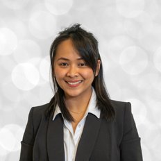 Clarissa Carlos, Property manager