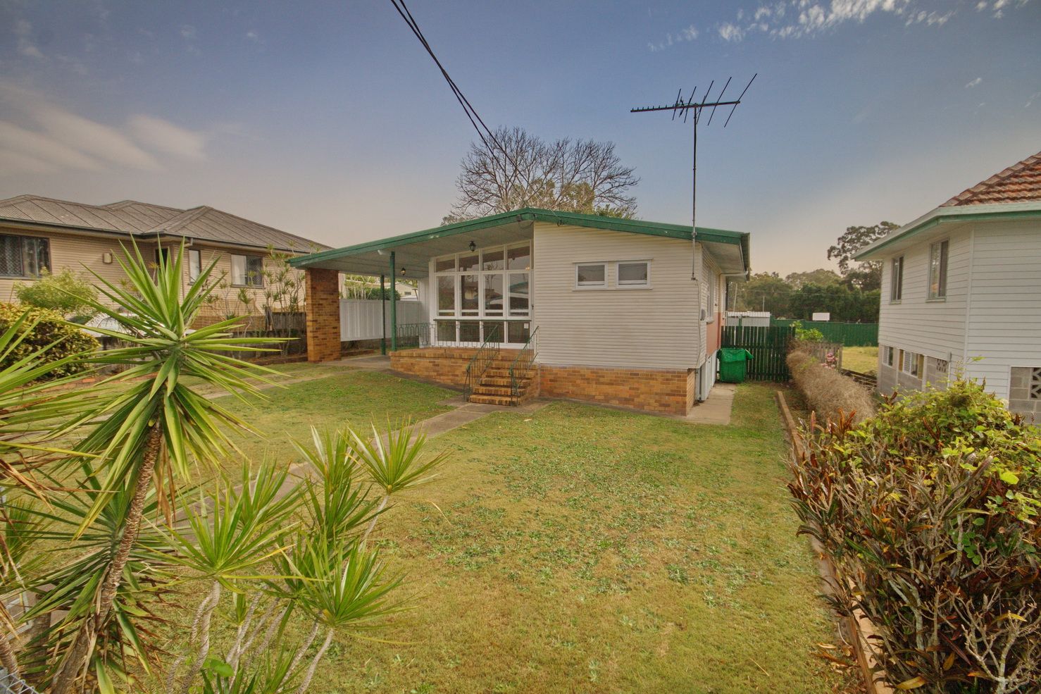 18 Astley St, Wynnum West QLD 4178, Image 2