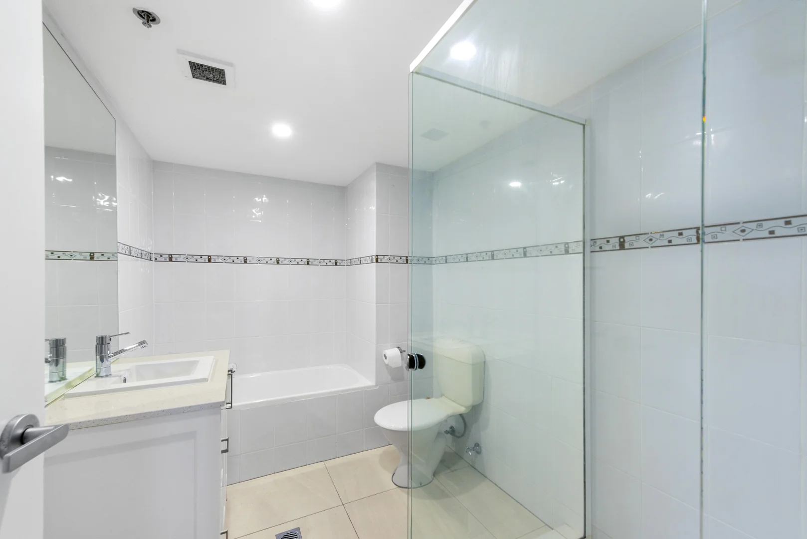 Additional image 12 of 15F/150 The Esplanade, Surfers Paradise QLD 4217