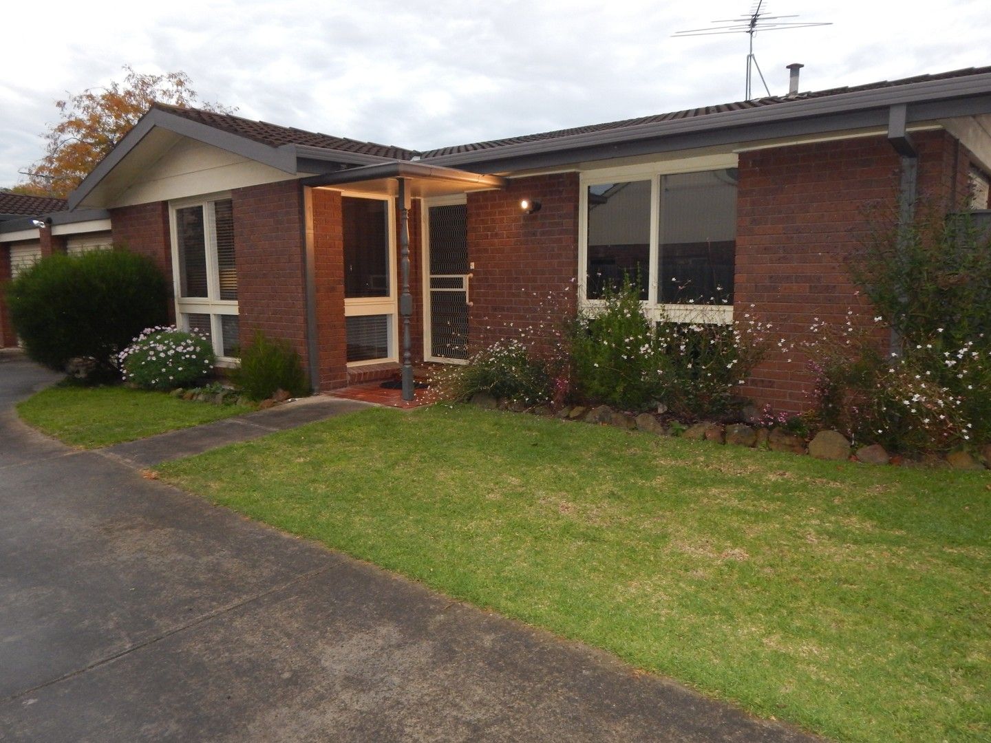 2 bedrooms Townhouse in 1/57 Calder Street MANIFOLD HEIGHTS VIC, 3218