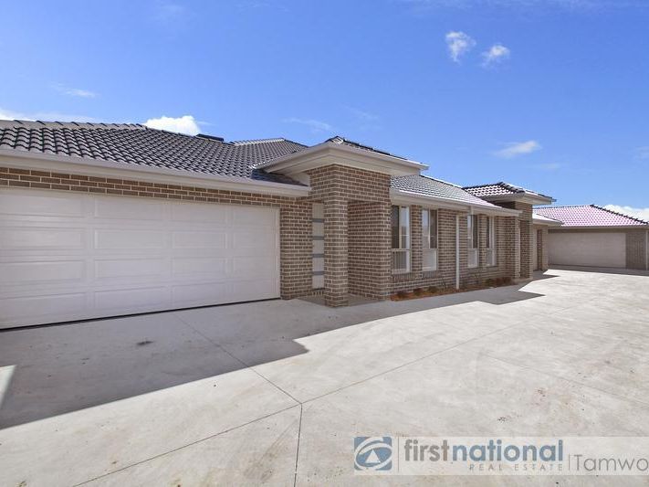 3 bedrooms House in 1/2 Faringdon Street TAMWORTH NSW, 2340