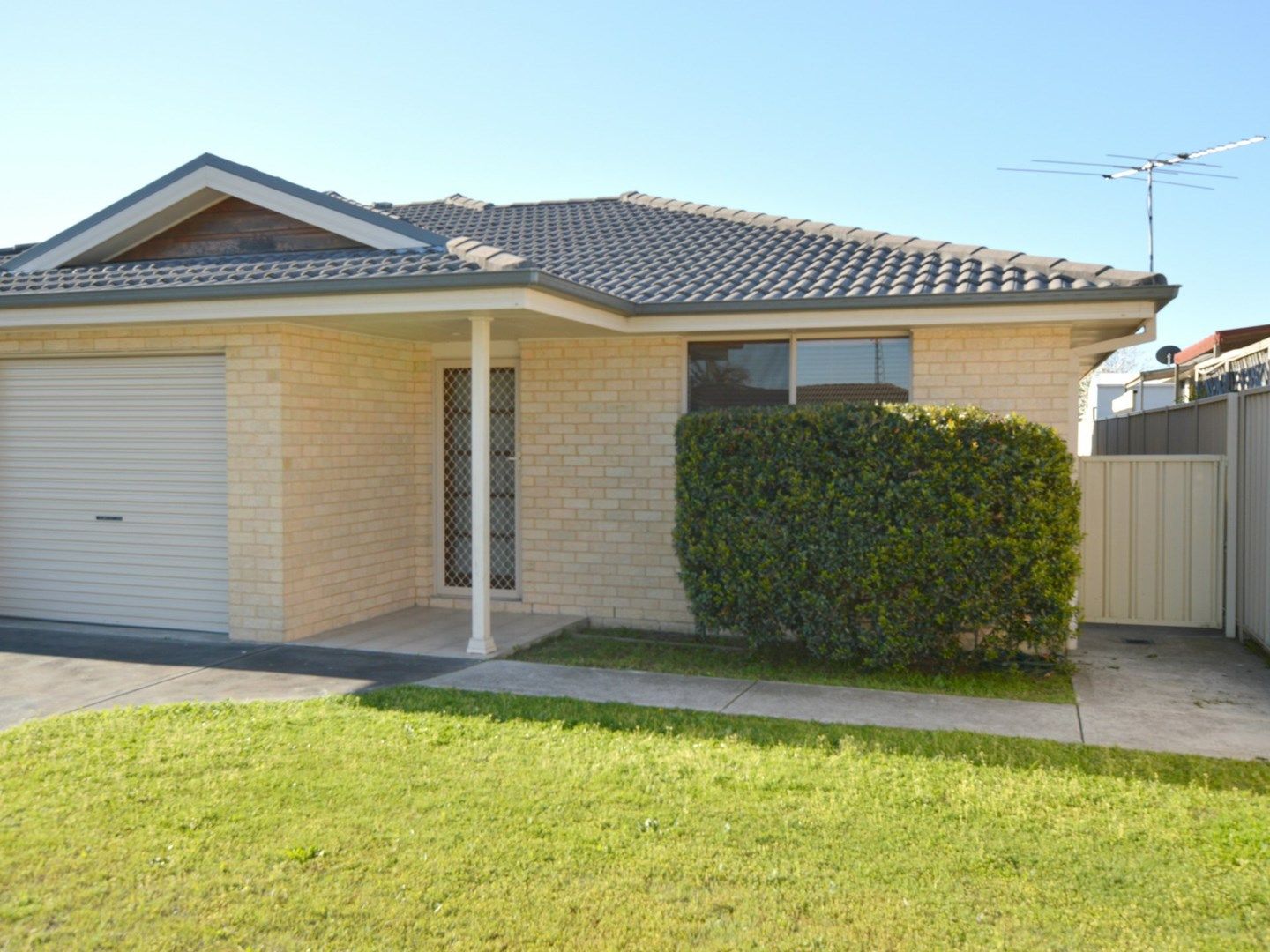 2/74 Yates Street, East Branxton NSW 2335, Image 0