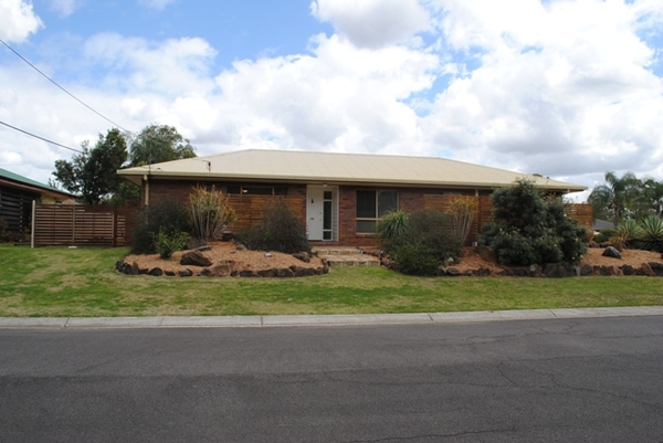 14 Sheppey Place, Yamanto QLD 4305