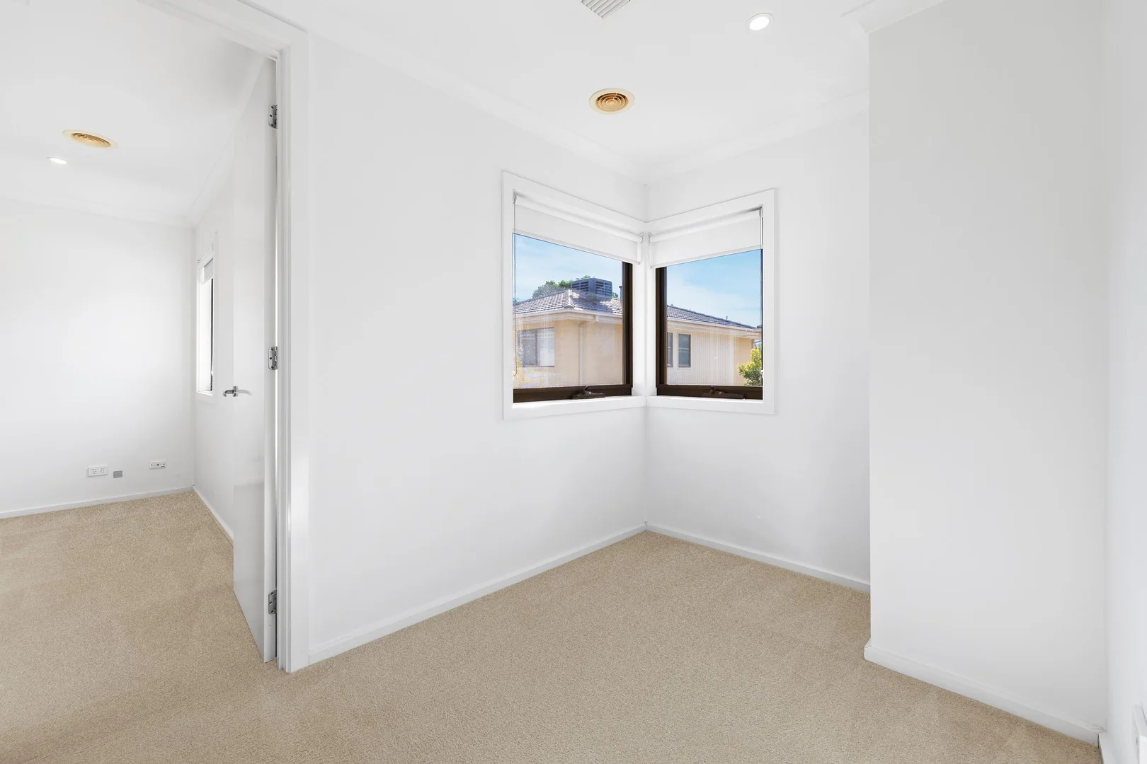 Additional image 7 of 4/9 Highfield Road, Doncaster East VIC 3109