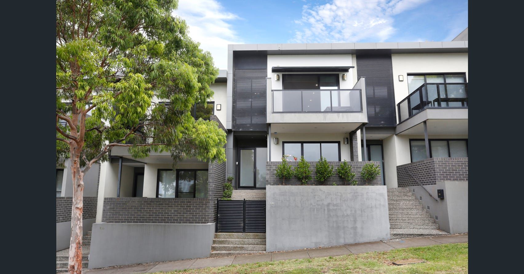 3 bedrooms House in 104 Edgewater Boulevard MARIBYRNONG VIC, 3032