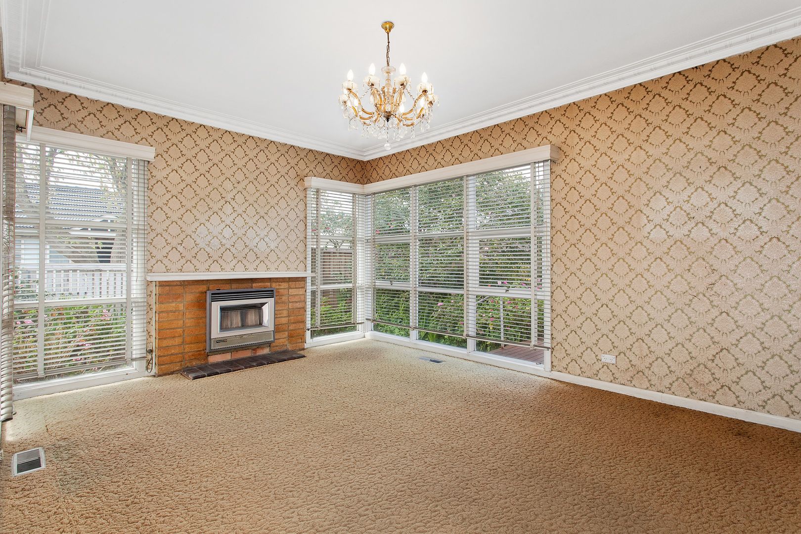 10 Wards Grove, Bentleigh East VIC 3165, Image 2