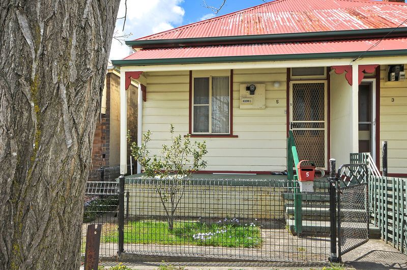 4 bedrooms Semi-Detached in 3 & 5 John Street LITHGOW NSW, 2790