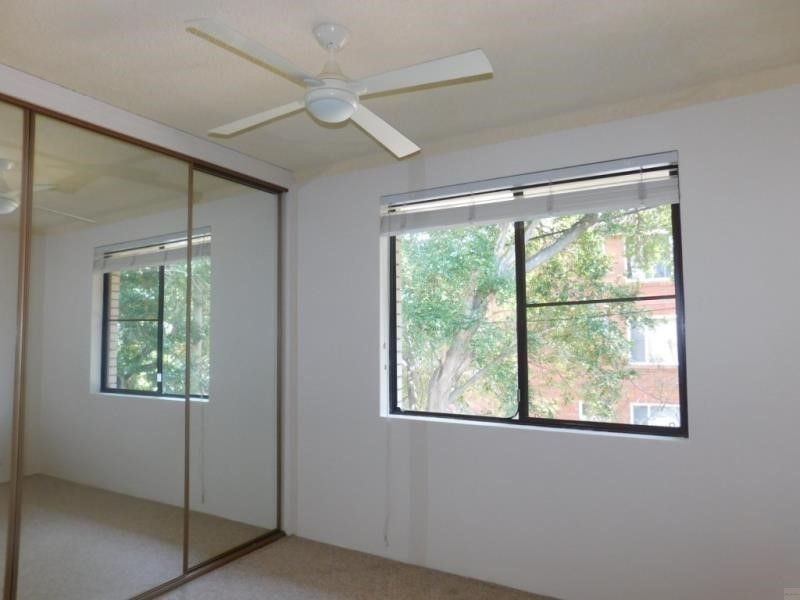 2 bedrooms Apartment / Unit / Flat in 2/6 Bank Street MEADOWBANK NSW, 2114