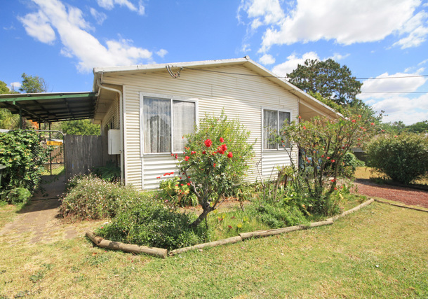 37 Canterbury Road, Glenfield NSW 2167