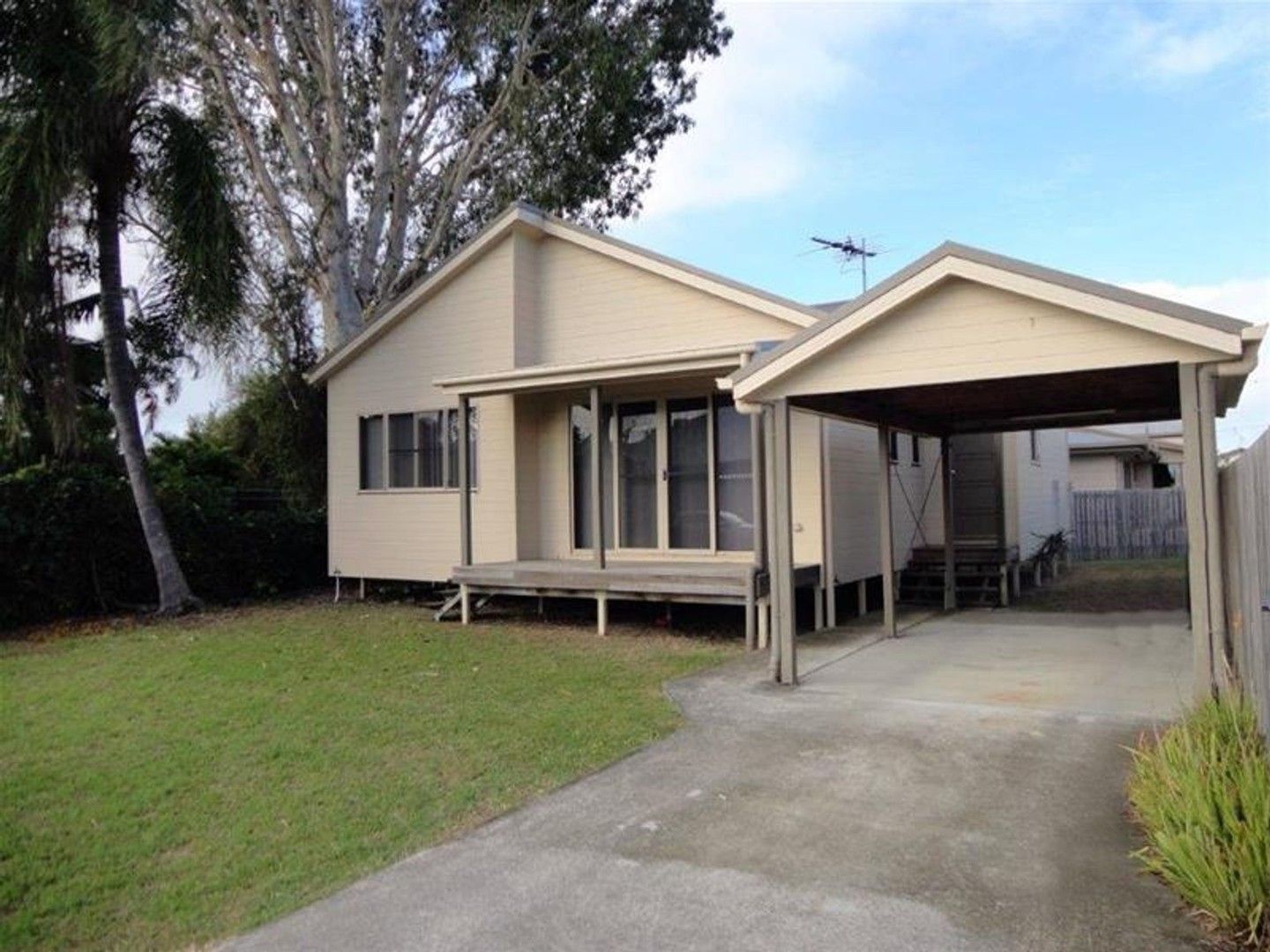 2 bedrooms House in 27 Vincent Street SOUTH MACKAY QLD, 4740