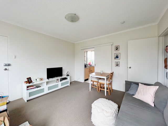 2 bedrooms Apartment / Unit / Flat in 18/20 Meriton Street GLADESVILLE NSW, 2111