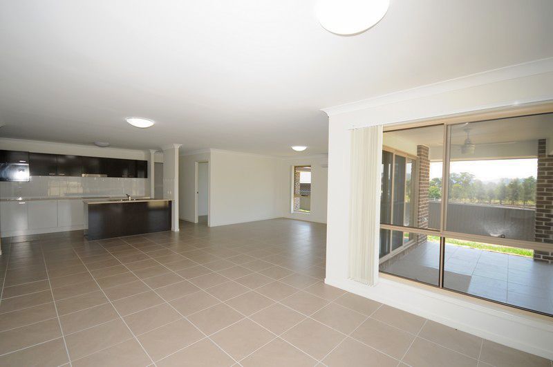 4 White Circuit, Gloucester NSW 2422, Image 2