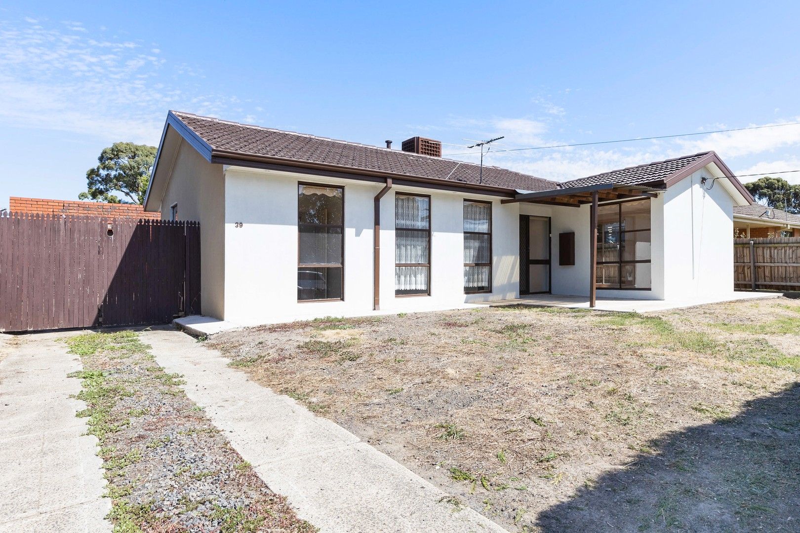 3 bedrooms House in 39 Malmsbury Drive MEADOW HEIGHTS VIC, 3048